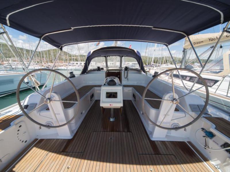 Book yachts online - sailboat - Bavaria Cruiser 46 - Matos - rent