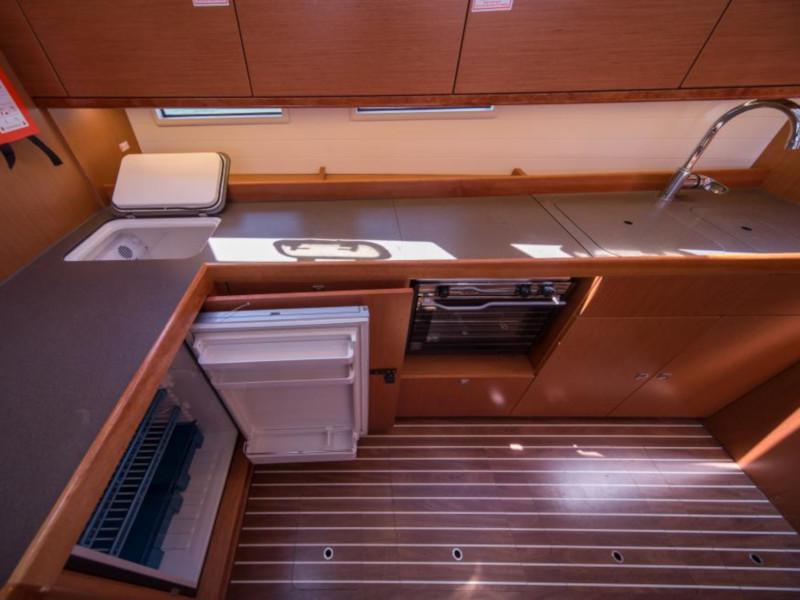 Book yachts online - sailboat - Bavaria Cruiser 46 - Matos - rent