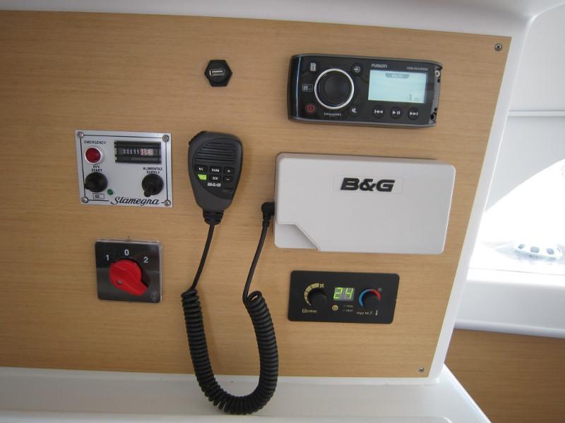 Book yachts online - catamaran - Lagoon 380 - ThunderCat - rent