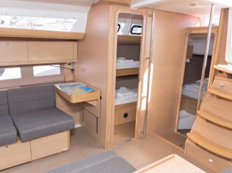 Book yachts online - sailboat - Dufour 512 Grand Large - Jana - rent
