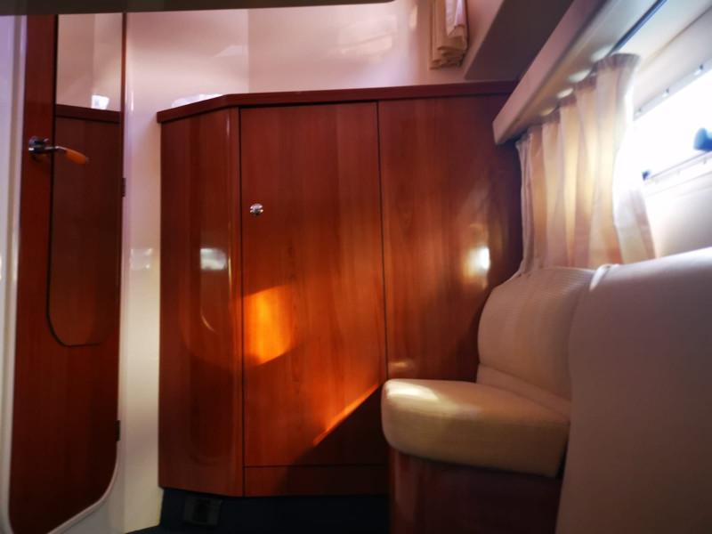 Book yachts online - motorboat - Sealine F34 - Little One - rent