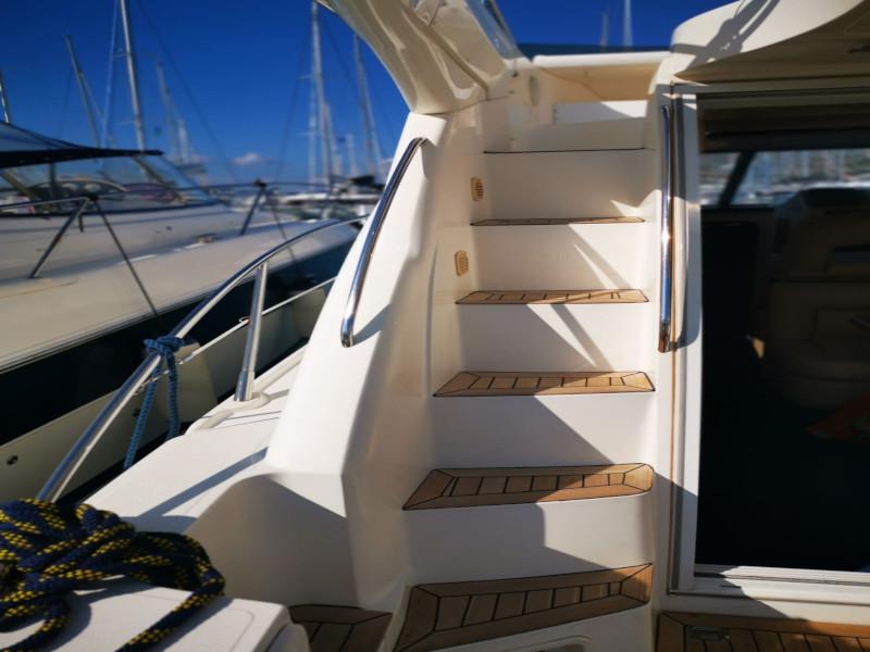 Book yachts online - motorboat - Sealine F34 - Little One - rent
