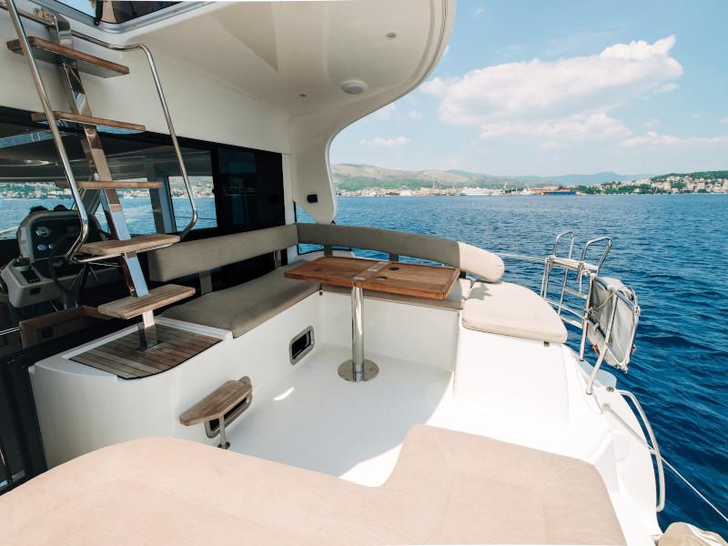 Book yachts online - motorboat - Bavaria E40 Fly - Ivona - rent