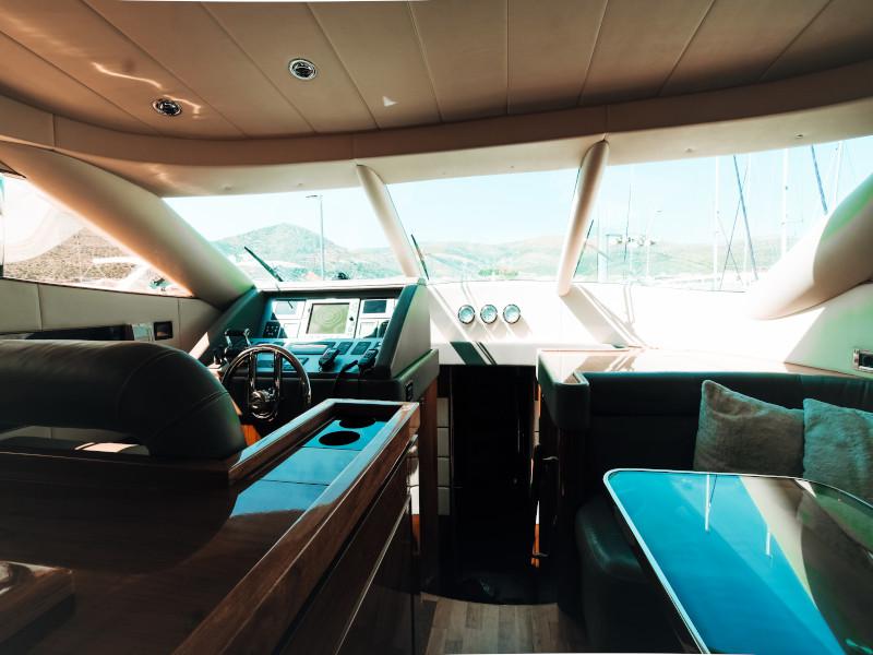 Book yachts online - motorboat - Elegance 60 Fly - Lifestyle 1 - rent