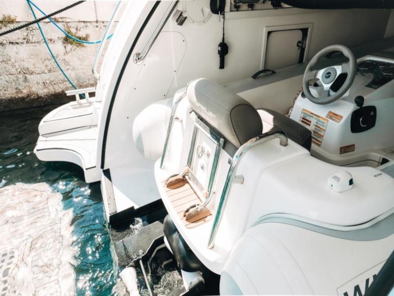 Book yachts online - motorboat - Elegance 60 Fly - Lifestyle 1 - rent