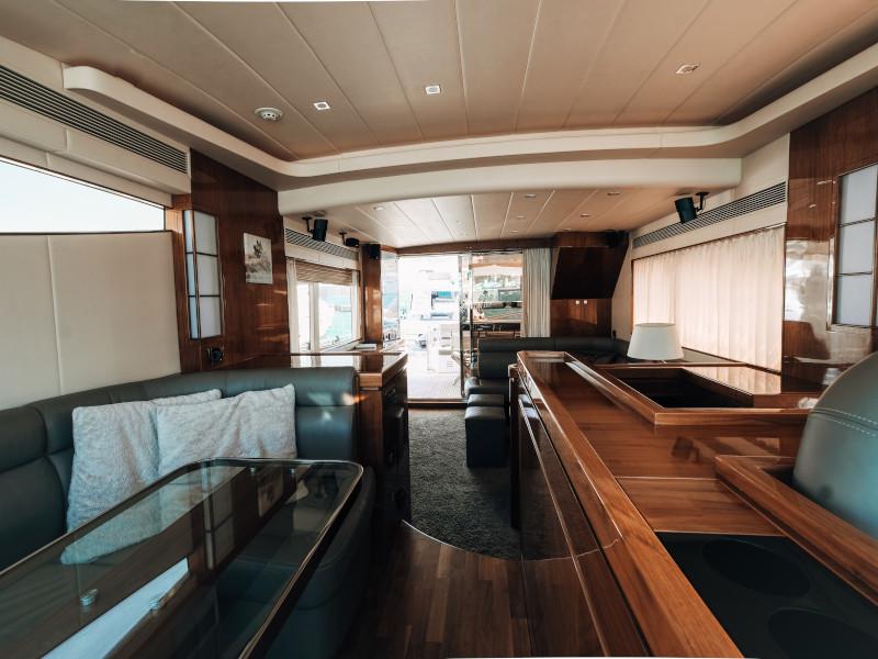 Book yachts online - motorboat - Elegance 60 Fly - Lifestyle 1 - rent