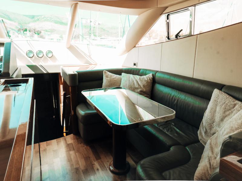 Book yachts online - motorboat - Elegance 60 Fly - Lifestyle 1 - rent