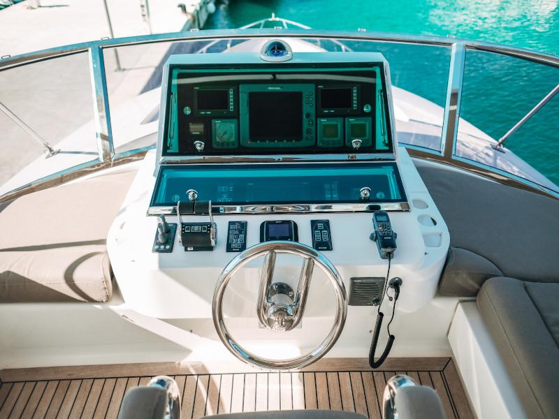 Book yachts online - motorboat - Elegance 60 Fly - Lifestyle 1 - rent