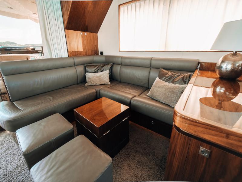 Book yachts online - motorboat - Elegance 60 Fly - Lifestyle 1 - rent