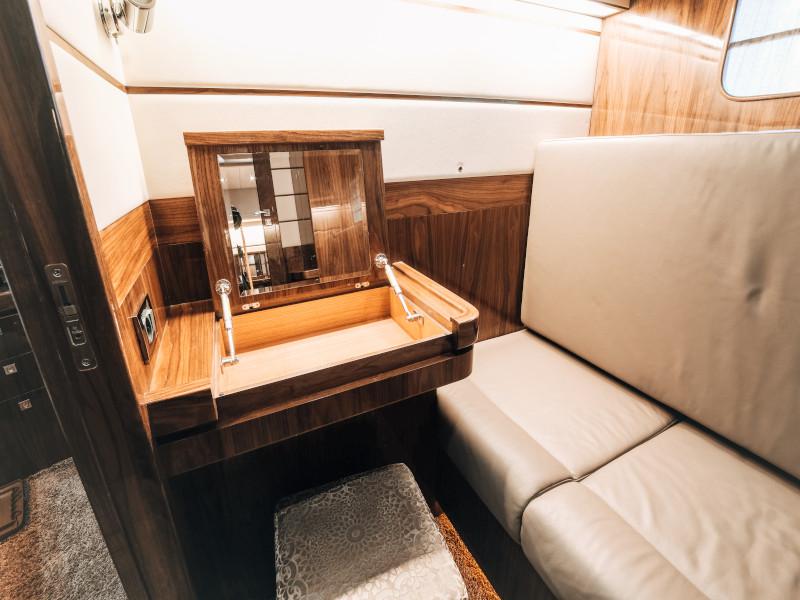 Book yachts online - motorboat - Elegance 60 Fly - Lifestyle 1 - rent