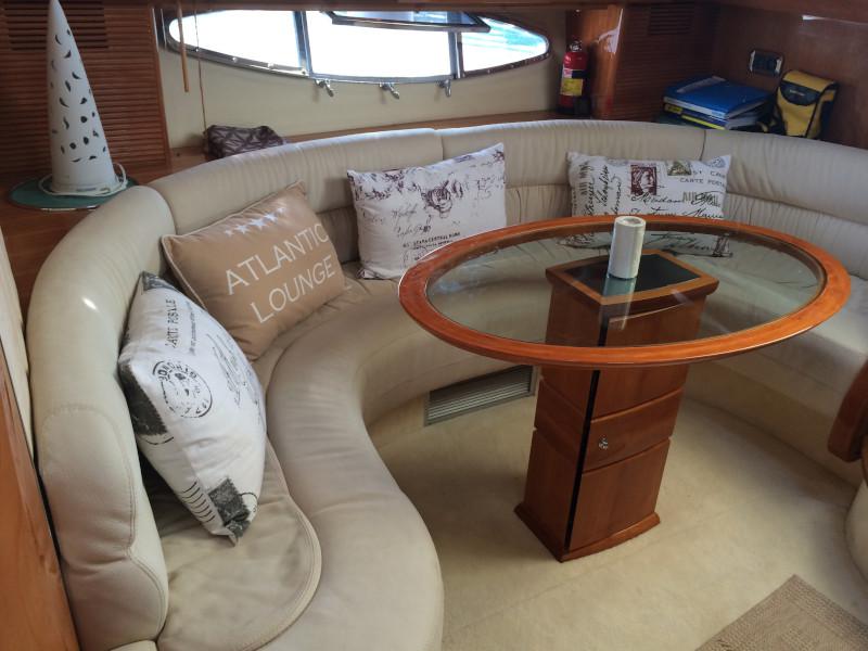 Book yachts online - motorboat - Atlantis 47 - B 747 - rent