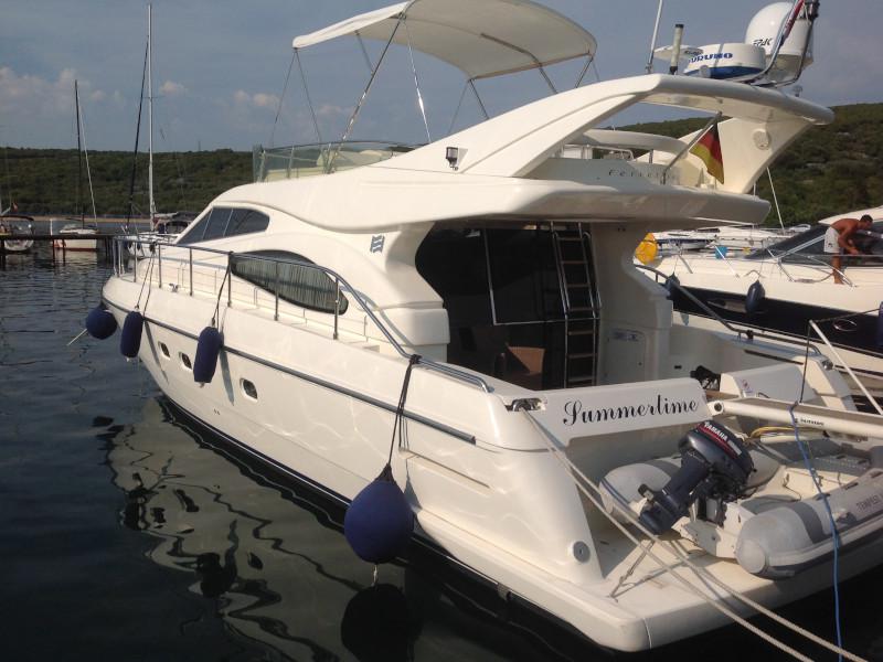 Book yachts online - motorboat - Ferretti 460 - Summertime - rent