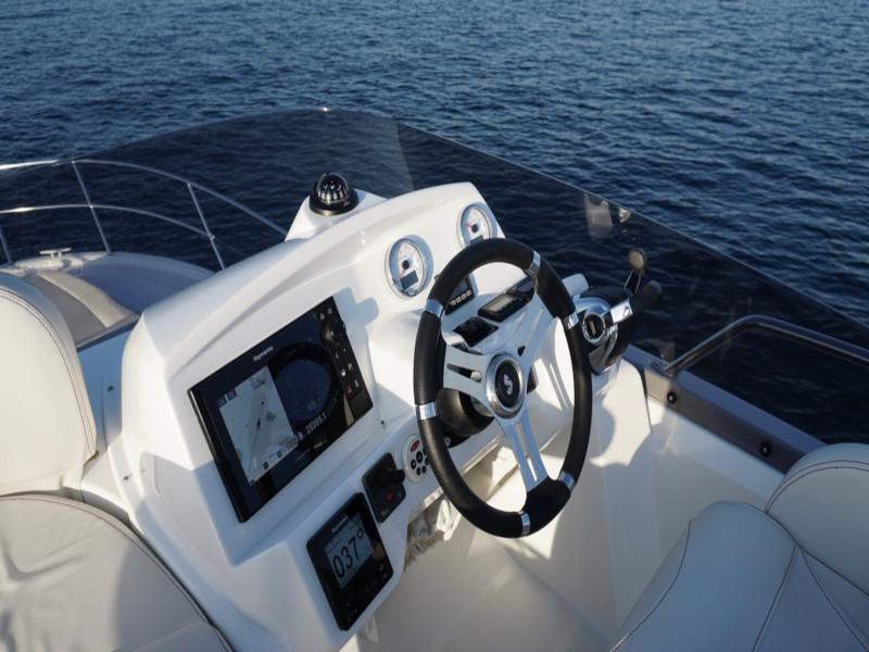 Book yachts online - motorboat - Antares 36 - Solavis - rent