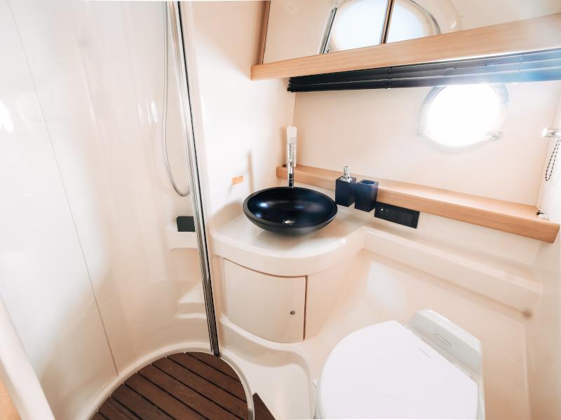 Book yachts online - motorboat - Azimut 43 Fly - Lou Ann - rent