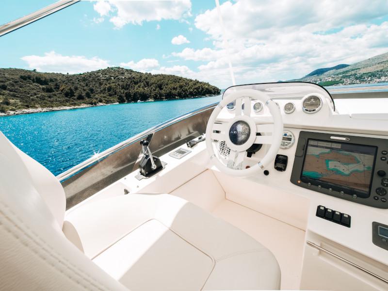 Book yachts online - motorboat - Azimut 43 Fly - Lou Ann - rent