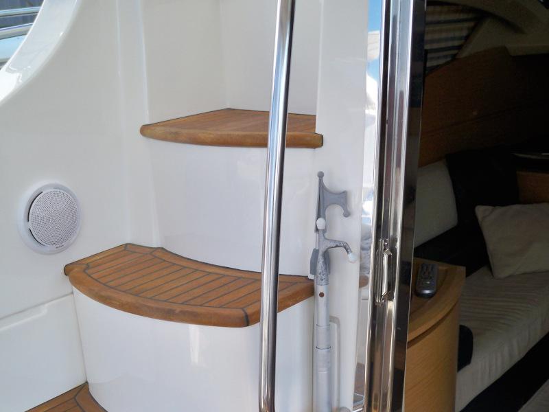 Book yachts online - motorboat - Azimut 43 Fly - Lou Ann - rent