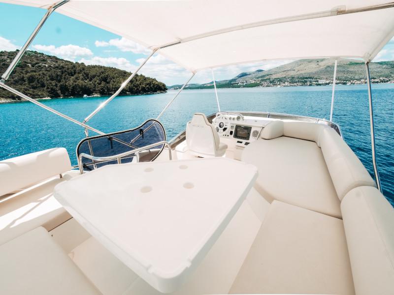 Book yachts online - motorboat - Azimut 43 Fly - Lou Ann - rent