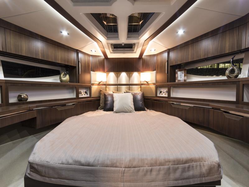 Book yachts online - motorboat - Galeon 500 Fly - Barbara - rent