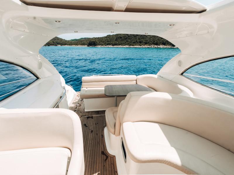 Book yachts online - motorboat - Bavaria 42 HT - HELENA V - rent
