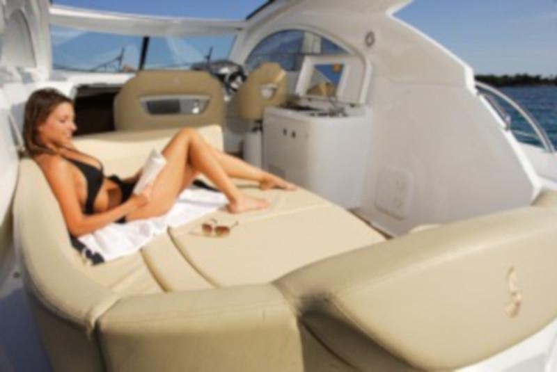 Book yachts online - motorboat - Monte Carlo 37 Hard Top - Tindra - rent