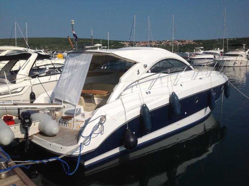 Book yachts online - motorboat - Monte Carlo 37 Hard Top - Tindra - rent