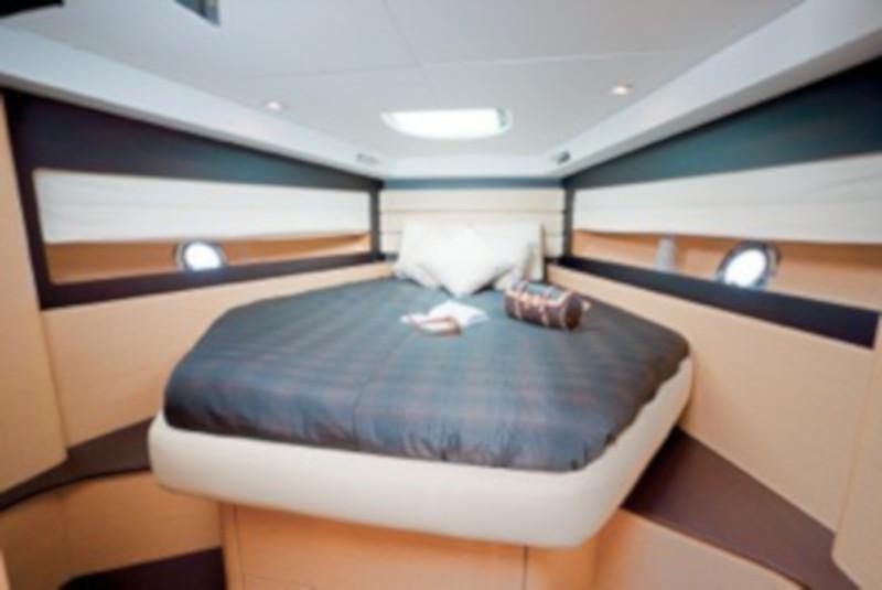 Book yachts online - motorboat - Monte Carlo 37 Hard Top - Tindra - rent