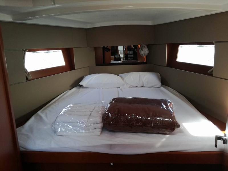 Book yachts online - sailboat - Oceanis 38.1 - Zeus - rent