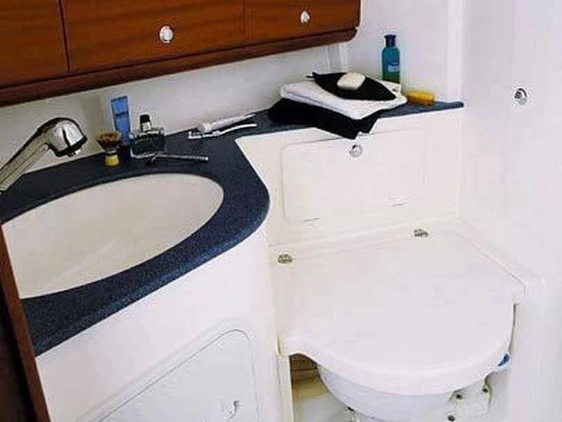 Book yachts online - sailboat - Bavaria 32 - Thorikos - rent