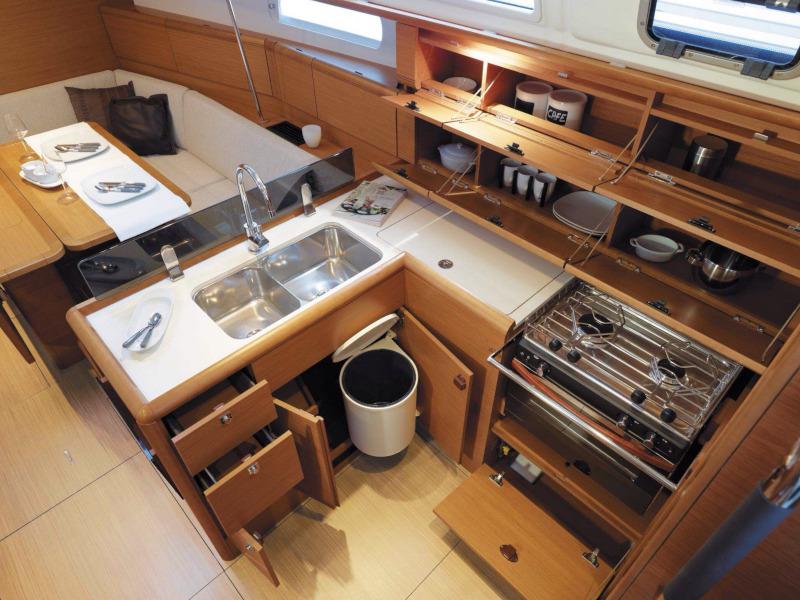 Book yachts online - sailboat - Sun Odyssey 379 - Argo - rent