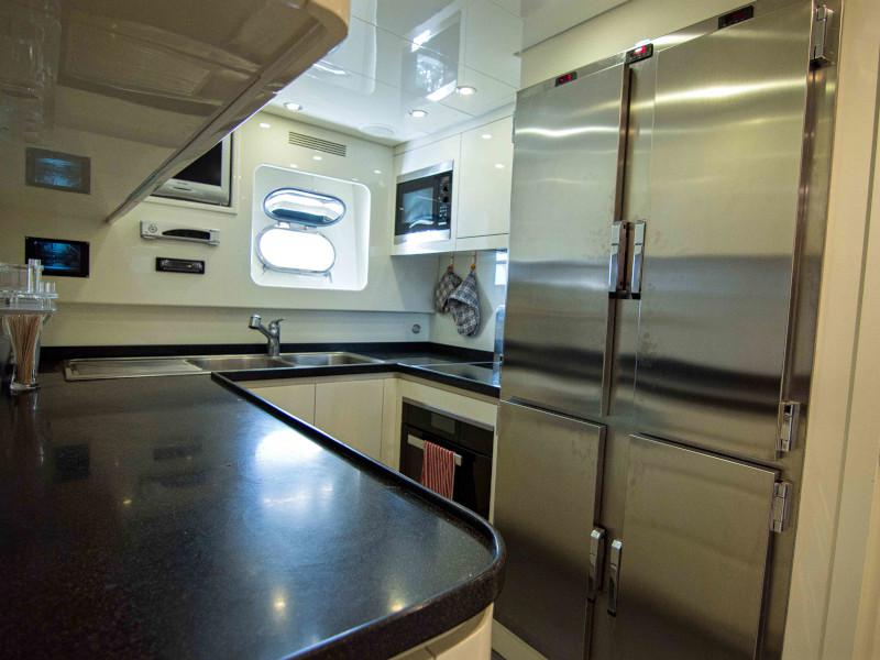 Book yachts online - motorboat - Leopard 24M - LEOPARD FORUM 24M (BALTIC SEA) - rent