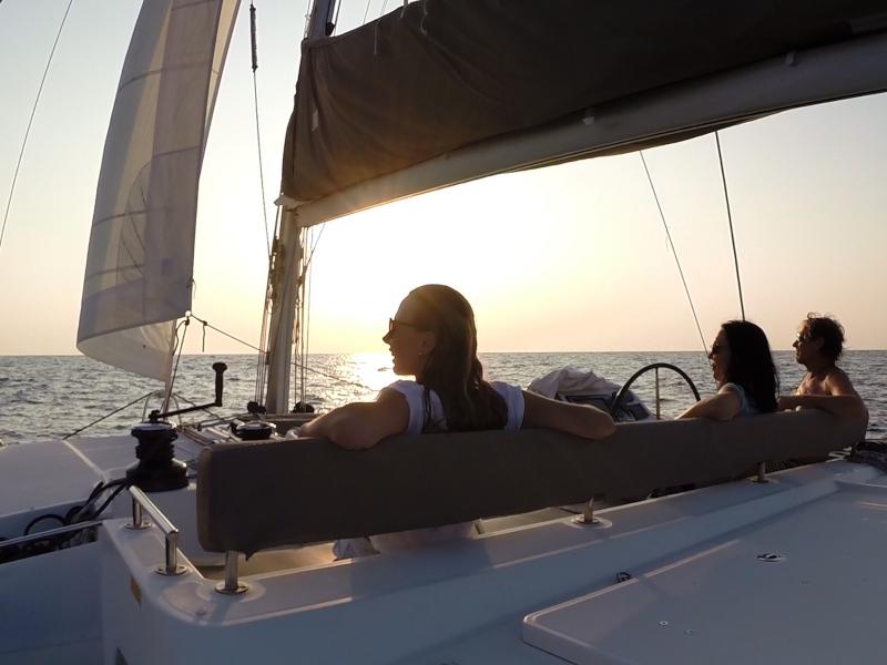 Book yachts online - catamaran - Lagoon 450 - Legend VLT-091 - rent