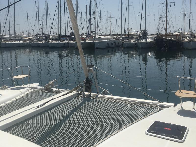 Book yachts online - catamaran - Lagoon 400 S2 - Royal Velvet - rent