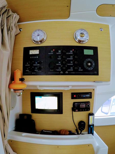 Book yachts online - catamaran - Lagoon 380 - Dattilo - rent