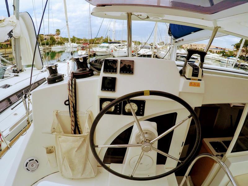 Book yachts online - catamaran - Lagoon 380 - Dattilo - rent
