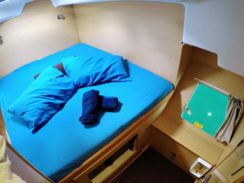 Book yachts online - catamaran - Lagoon 380 - Dattilo - rent