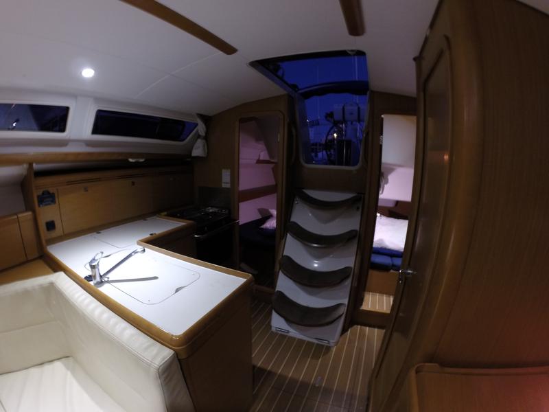 Book yachts online - sailboat - Sun Odyssey 36i - Agatha  - rent