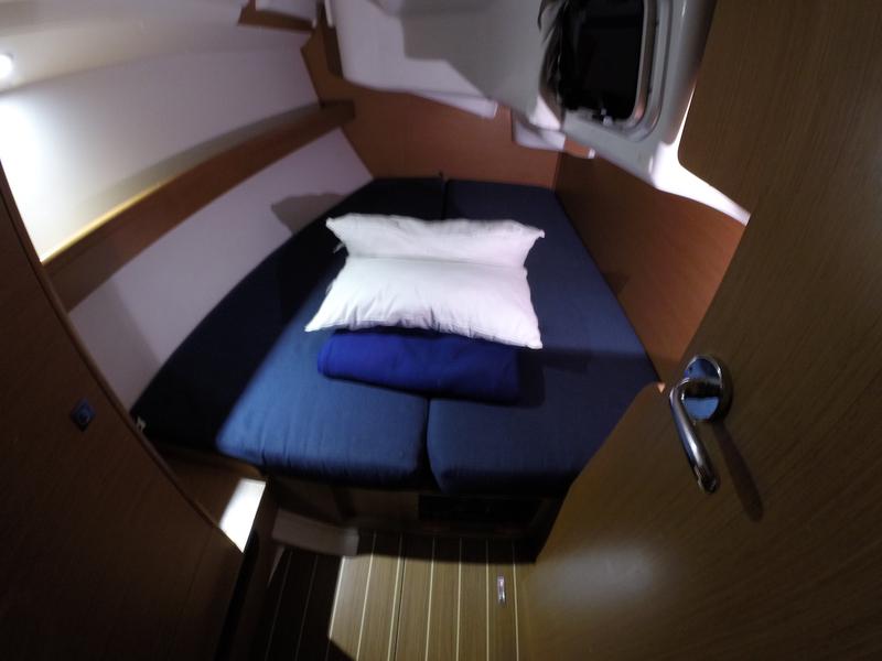 Book yachts online - sailboat - Sun Odyssey 36i - Agatha  - rent