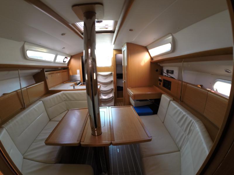 Book yachts online - sailboat - Sun Odyssey 36i - Agatha  - rent