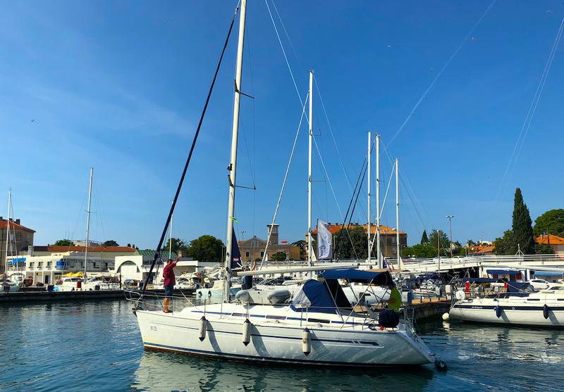 Book yachts online - sailboat - Bavaria 32 - Lucija  - sails 2018/solar panels - rent