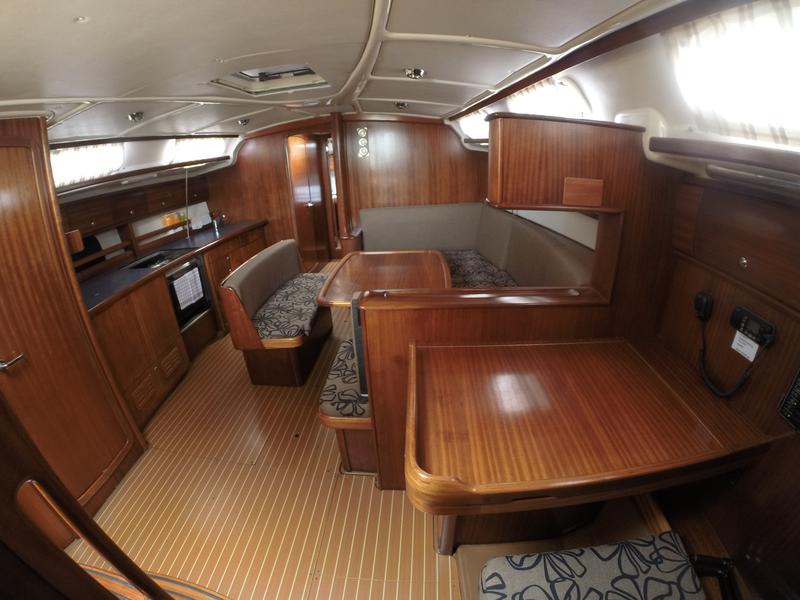Book yachts online - sailboat - Bavaria 44 - Dišpet - sails 2019/solar panels - rent
