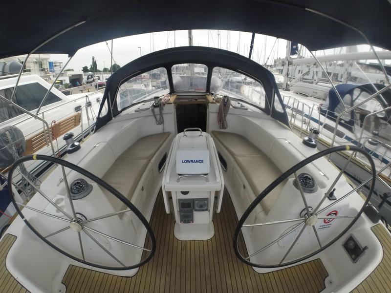 Book yachts online - sailboat - Bavaria 44 - Dišpet - sails 2019/solar panels - rent