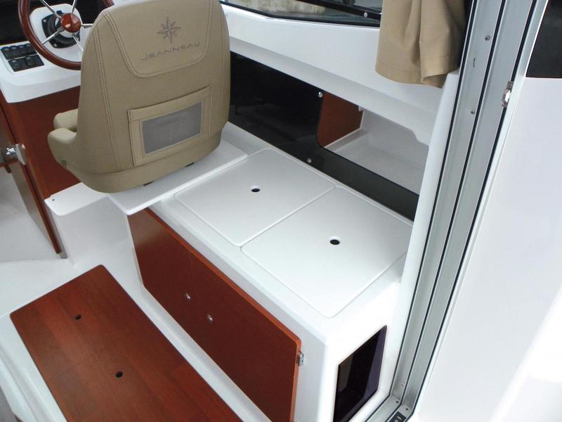 Book yachts online - motorboat - Merry Fisher 695 - DiV - rent