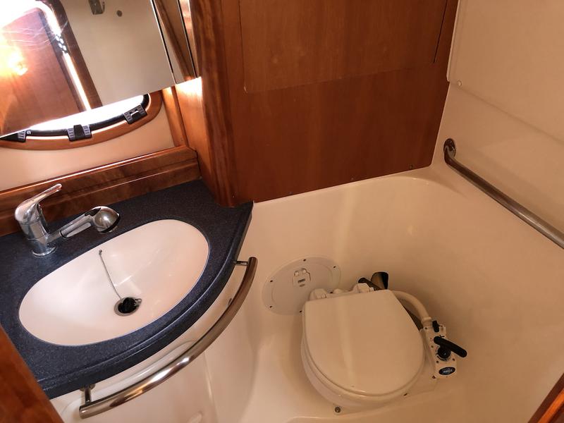 Book yachts online - motorboat - Bavaria 32 Sport - Julie - rent