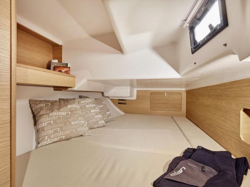 Book yachts online - sailboat - Elan E4 - Lucky - rent