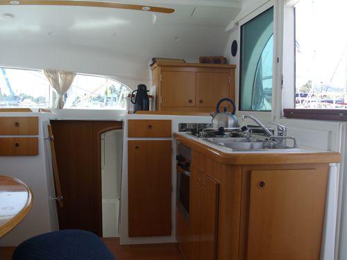 Book yachts online - catamaran - Lagoon 380 S2 - Ameli - rent