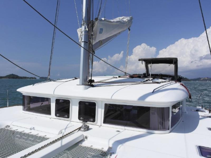 Book yachts online - catamaran - Lagoon 400 S2 - Helios - rent