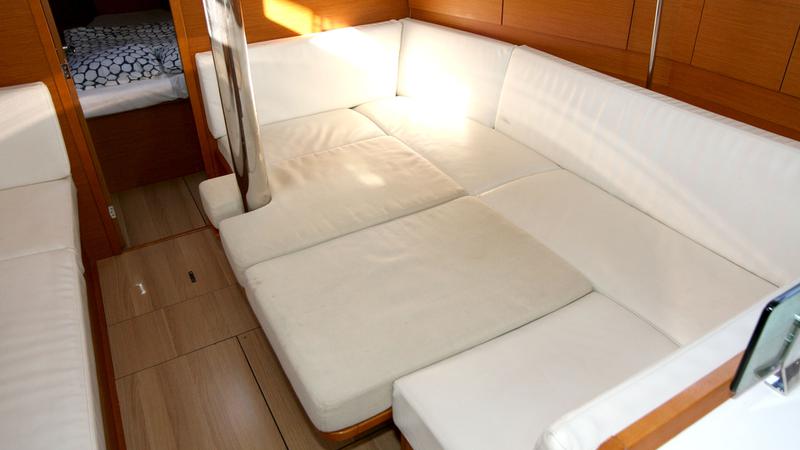 Book yachts online - sailboat - Sun Odyssey 389 - Ace of Spades - rent