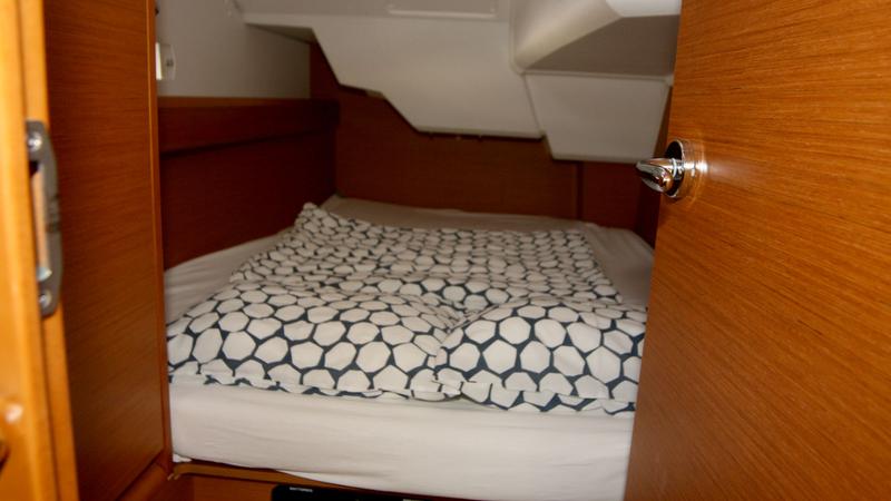 Book yachts online - sailboat - Sun Odyssey 389 - Ace of Spades - rent