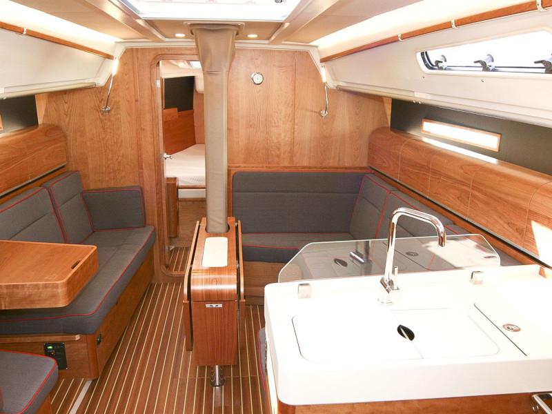 Book yachts online - sailboat - Dehler 42 - Ella - rent
