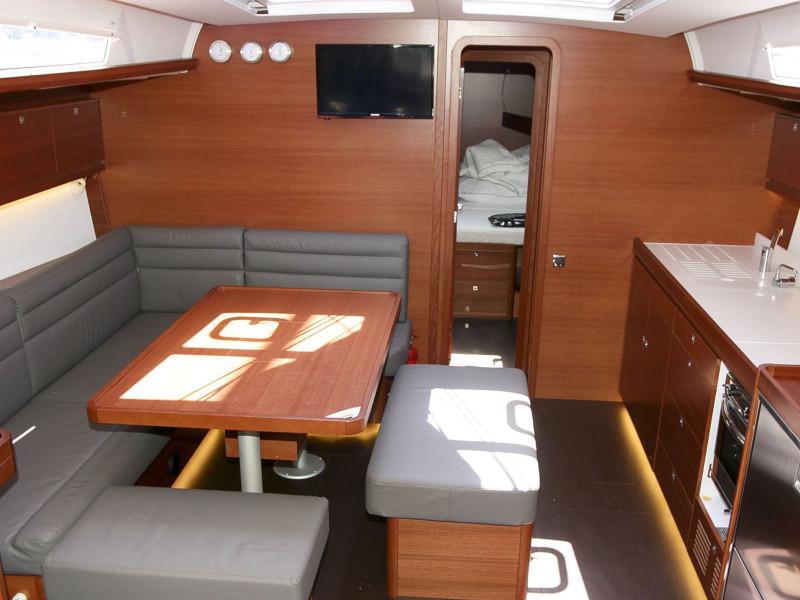 Book yachts online - sailboat - Dufour 460 Grand Large - Alila III - rent